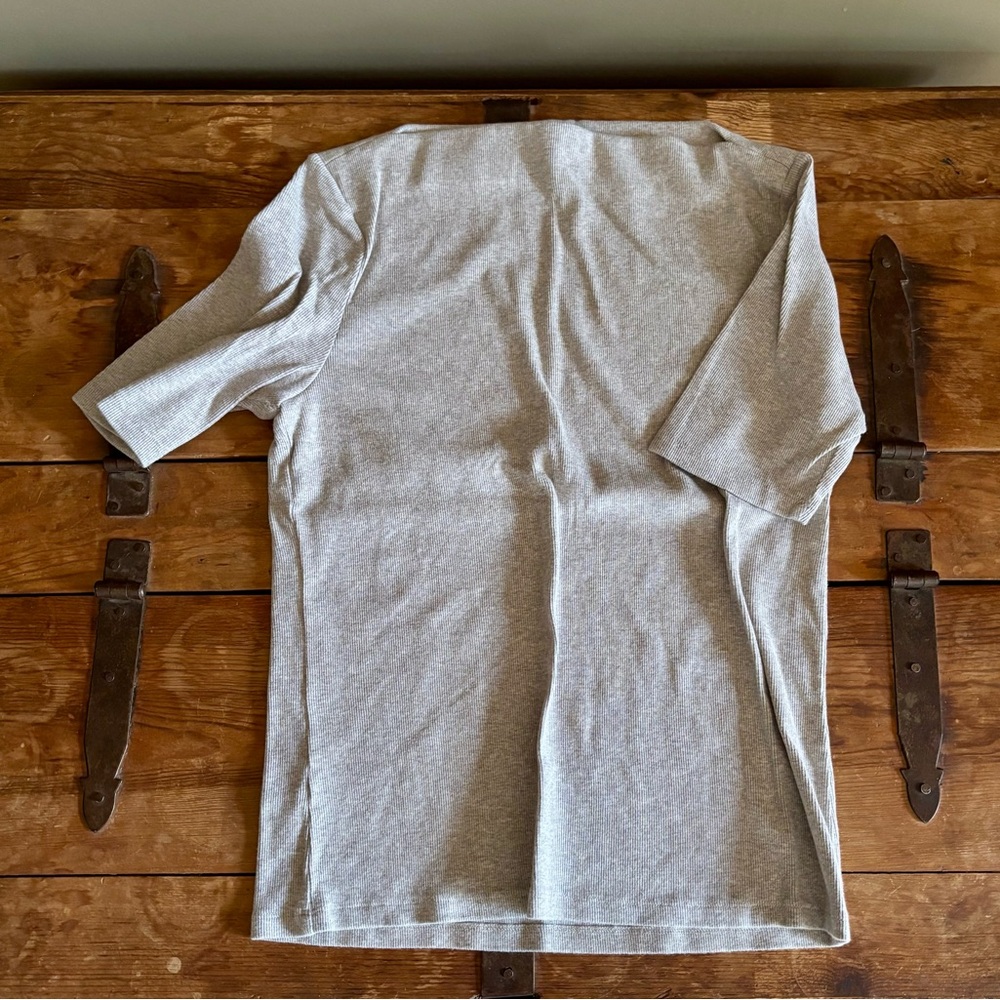 8 is great- Women Size Large - Picture 4 of 9